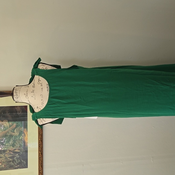 Riley & Rae, green maxi dress with bow tie straps. - Picture 6 of 10